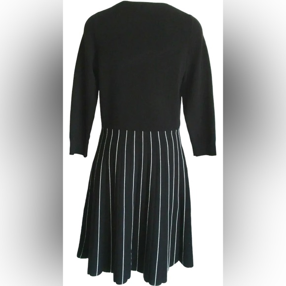 Ann Taylor LOFT Sweater Knit Dress Women Size Medium Black & White Stripe Large - Picture 2 of 9